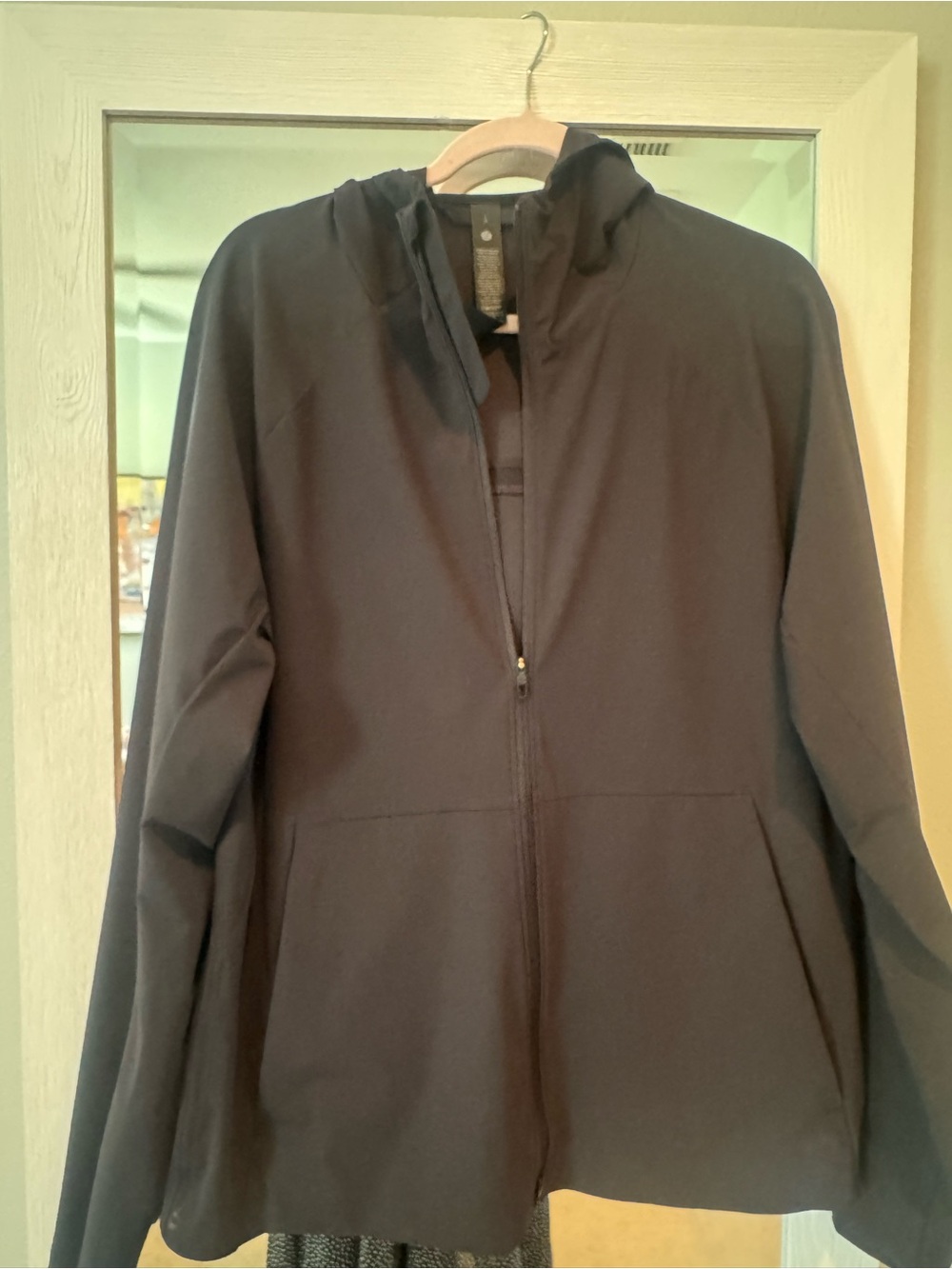 Lululemon Men's Black Hooded Zip Shirt Jacket - Picture 3 of 5